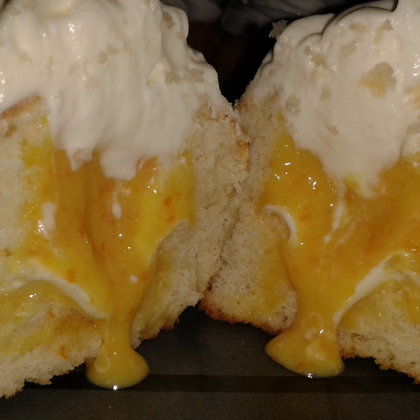 Капкейк ванильный с маскорпоне и апельсиновым курдом