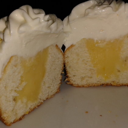 Капкейк ванильный с лимонным курдом и кремом чиз